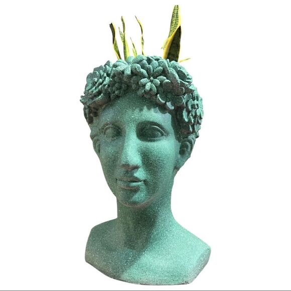 19" LADY WITH DAISIES PLANTER - Poly resin material in Green. - Picture 7 of 14